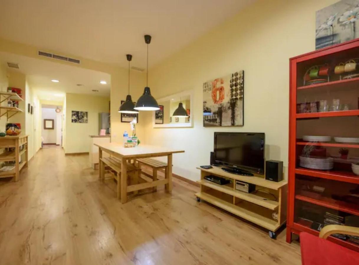 Ramblasrentals Chic & Spacious Flat Pool Table 15M Ramblas - Parking - Wifi Barcelone Extérieur photo