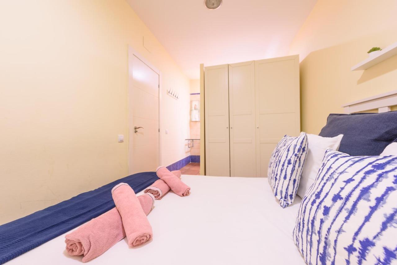 Ramblasrentals Chic & Spacious Flat Pool Table 15M Ramblas - Parking - Wifi Barcelone Extérieur photo