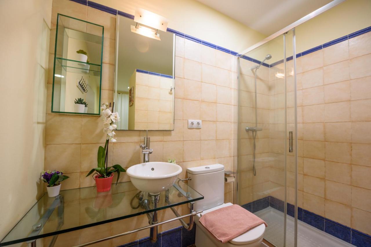 Ramblasrentals Chic & Spacious Flat Pool Table 15M Ramblas - Parking - Wifi Barcelone Extérieur photo