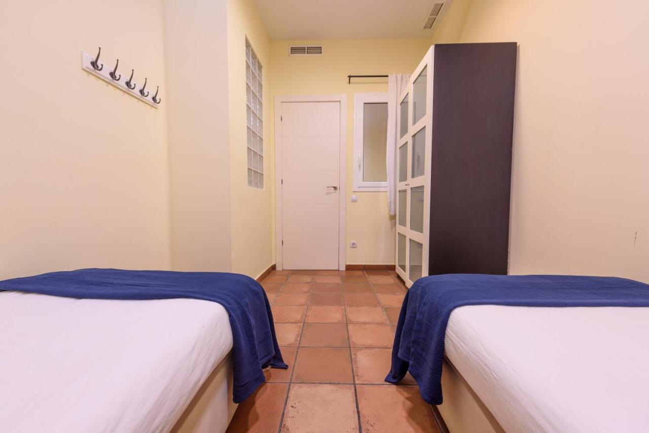 Ramblasrentals Chic & Spacious Flat Pool Table 15M Ramblas - Parking - Wifi Barcelone Extérieur photo