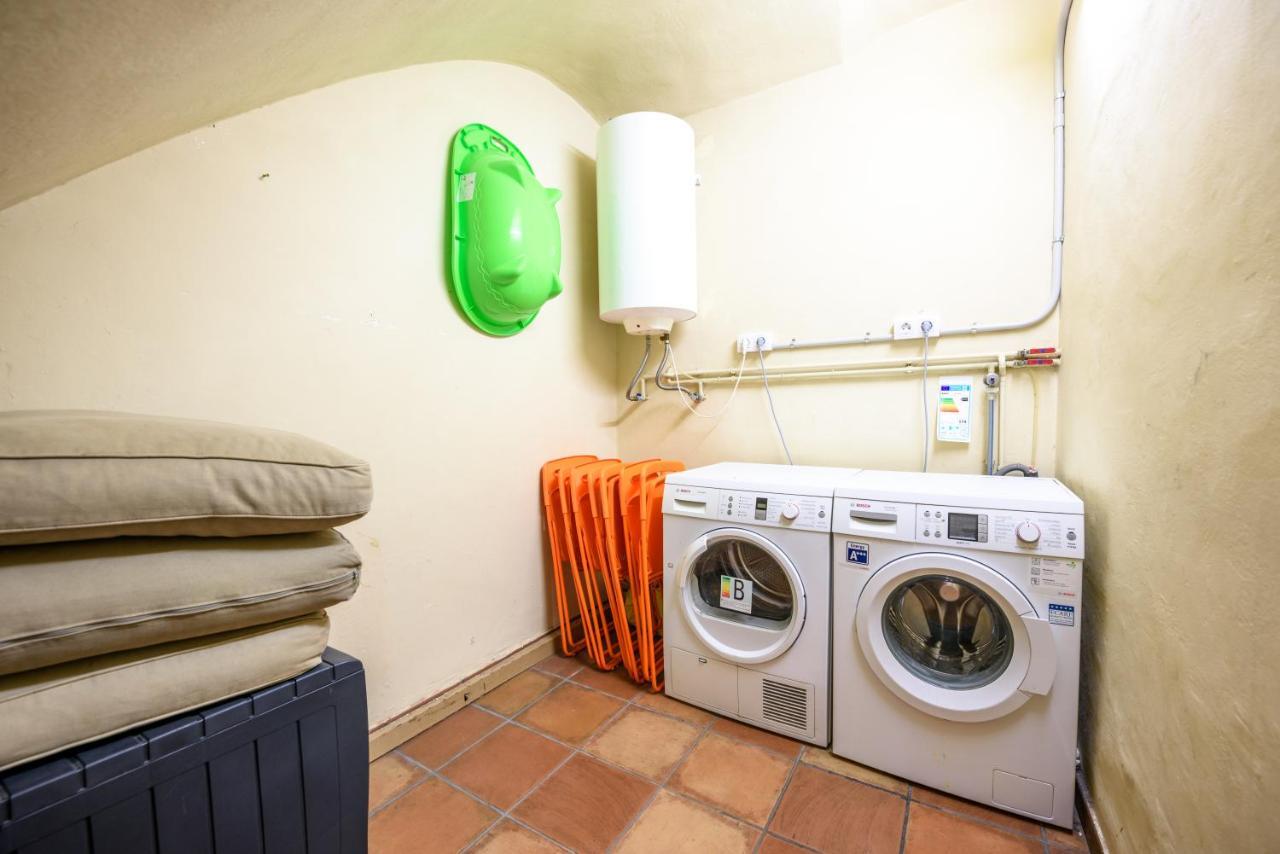 Ramblasrentals Chic & Spacious Flat Pool Table 15M Ramblas - Parking - Wifi Barcelone Extérieur photo