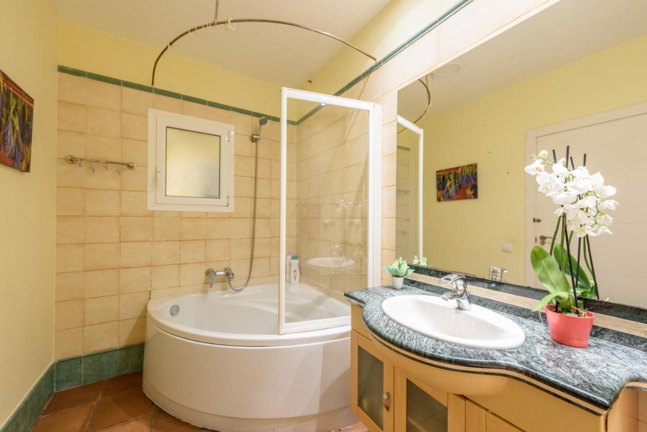 Ramblasrentals Chic & Spacious Flat Pool Table 15M Ramblas - Parking - Wifi Barcelone Extérieur photo